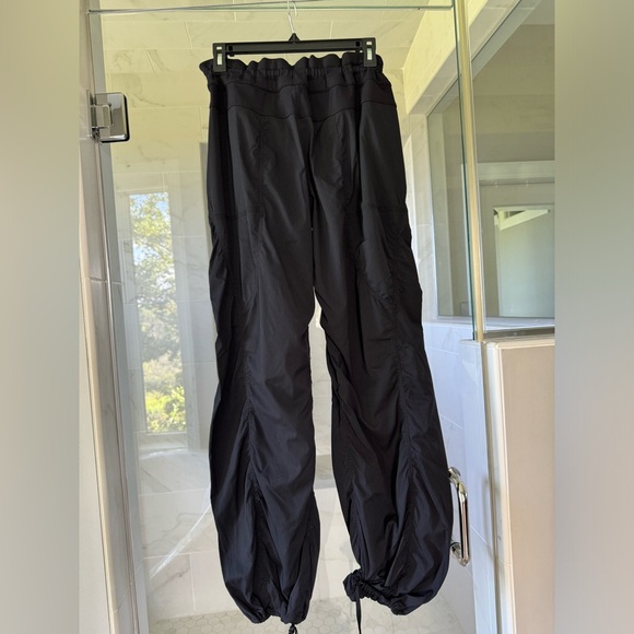 Lululemon 12 reg super cute! - Picture 2 of 3